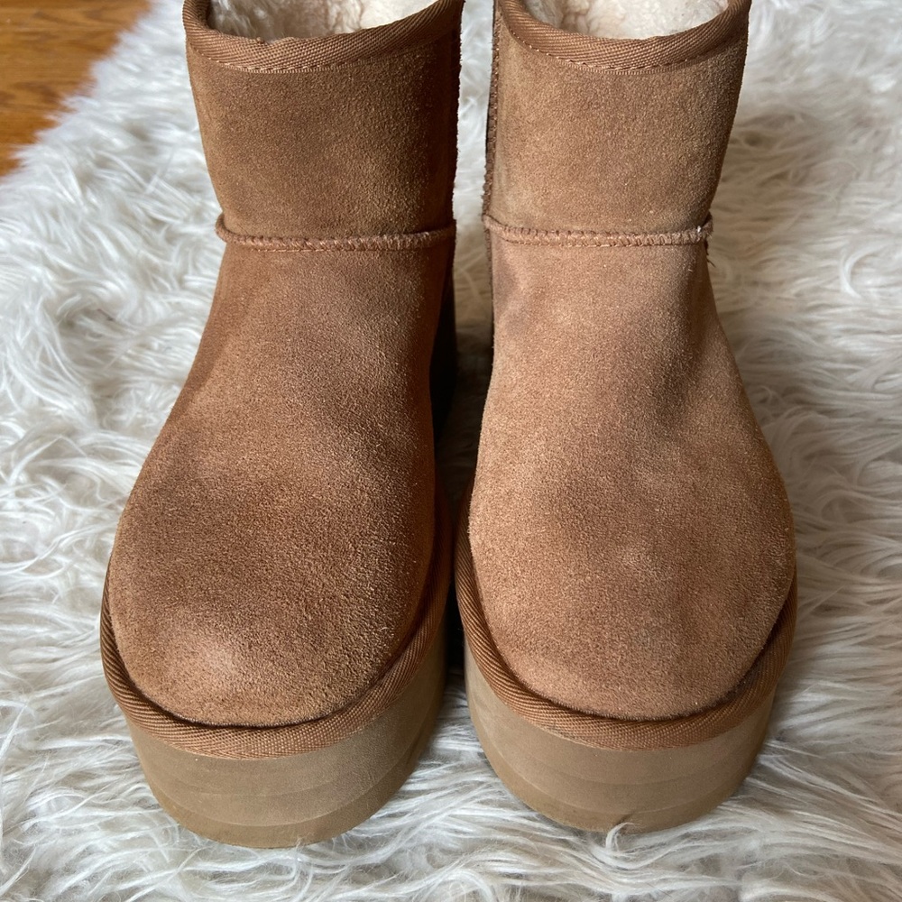 UGG Classic Platform Mini
